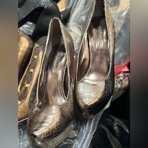 BCBG GENERATION WOMEN’s size 8 silver pumps heels